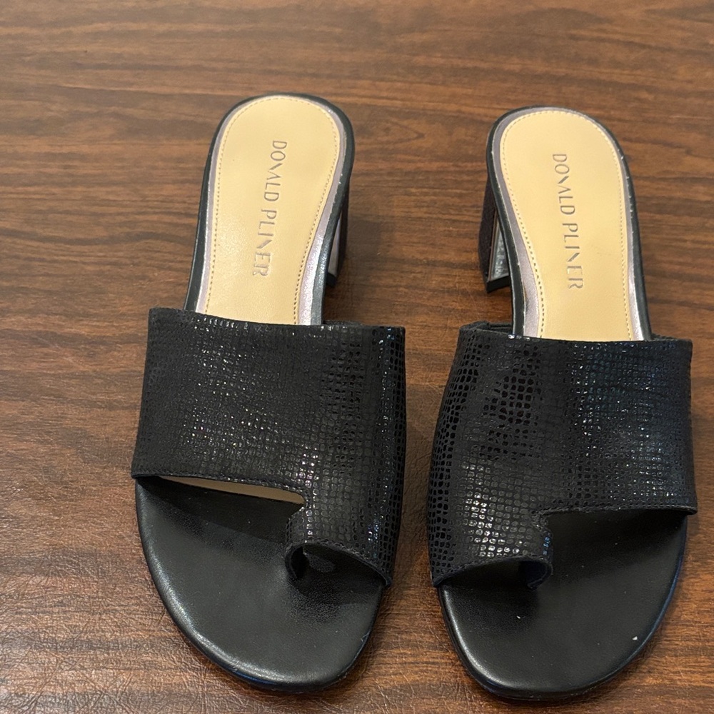 Donald J. Pliner black textured sandals